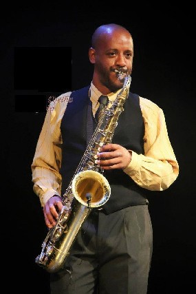 Foto 1 - Saxofonista para Cerimoniais e Eventos